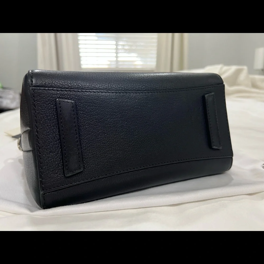 Givenchy Mini Antigona in Black Grained Leather - Picture 12 of 16